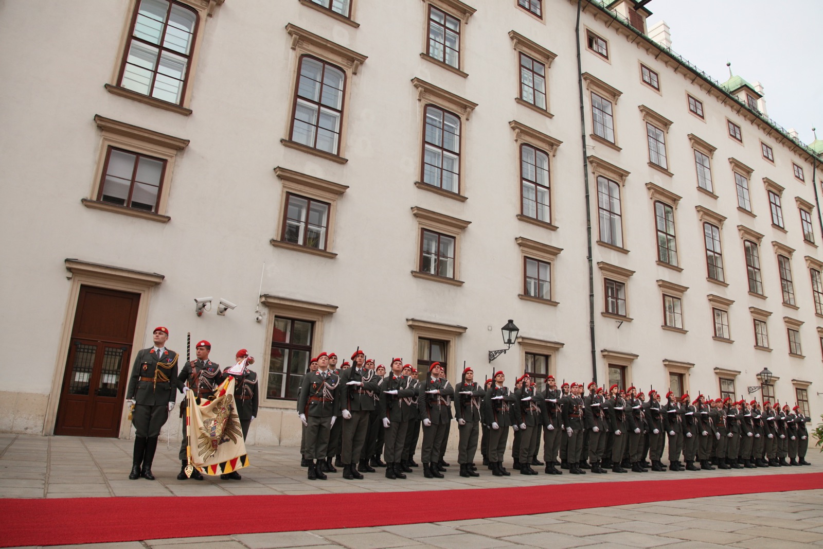 2018_10_23_4Gardekompanie_Albanien_HBM_Burghof - 17 of 24