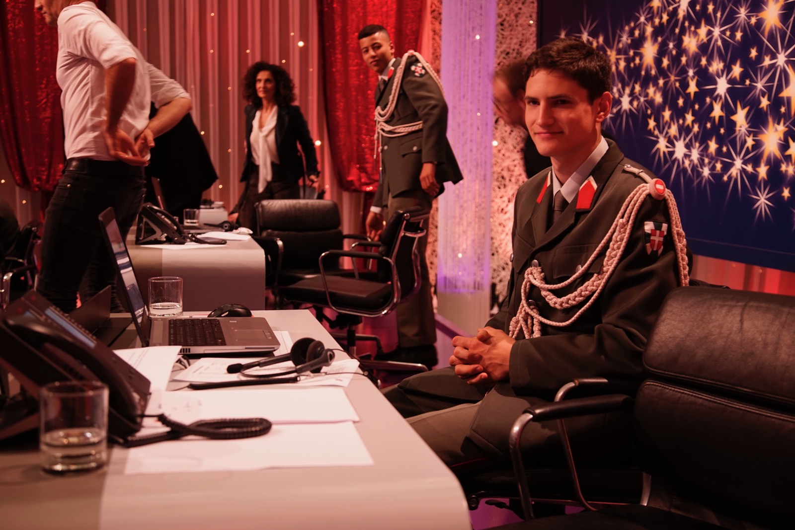 2018_12_02_2Gardekompanie_ORF_LichtInsDunkel_A1 - 23 of 30