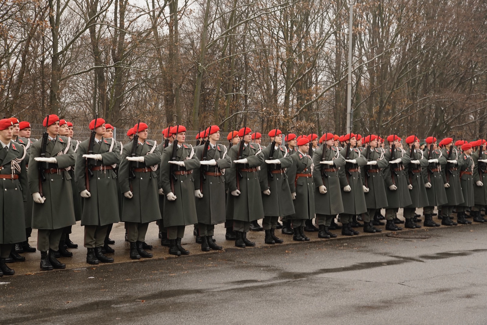 2018_12_20_2Gardekompanie_Gardemusik_Angelobung_Oberlaa - 41 of 44
