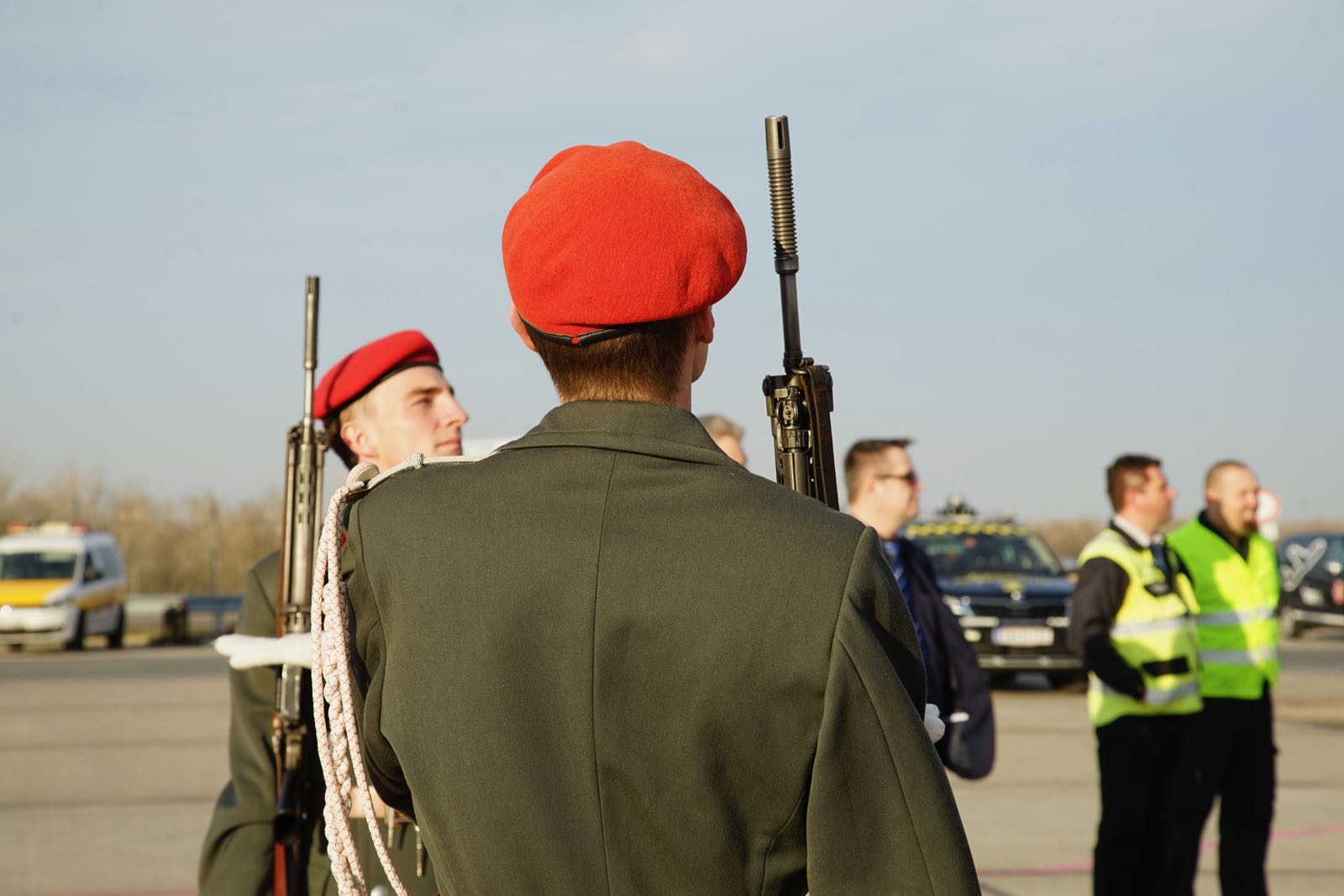 2019_03_04_4Gardekompanie_Flughafenspalier_Katar_Kneissl - 5 of 17