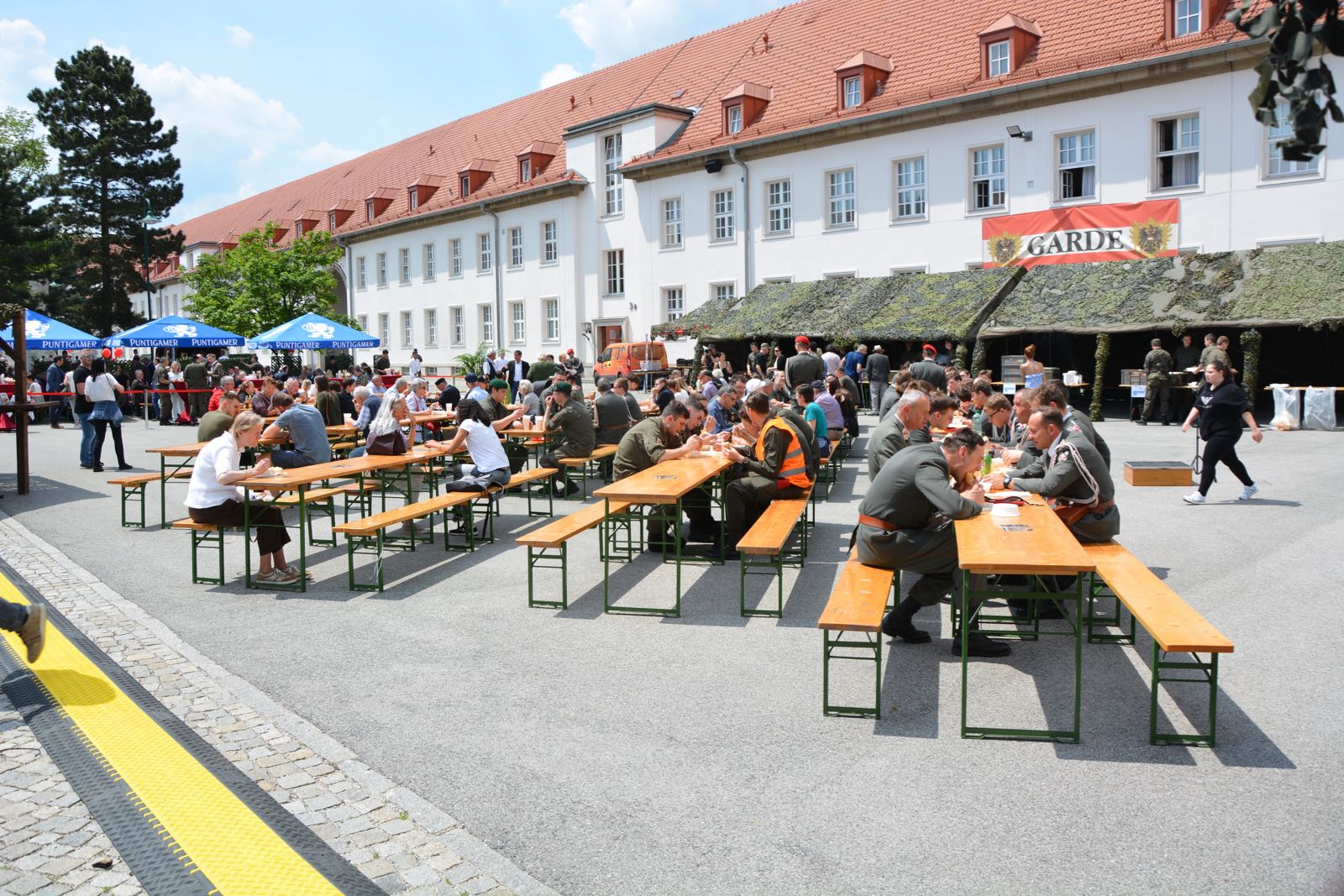 2019_05_25_Garde_Traditionstag_Block2_Innenhof1200-28-of-64