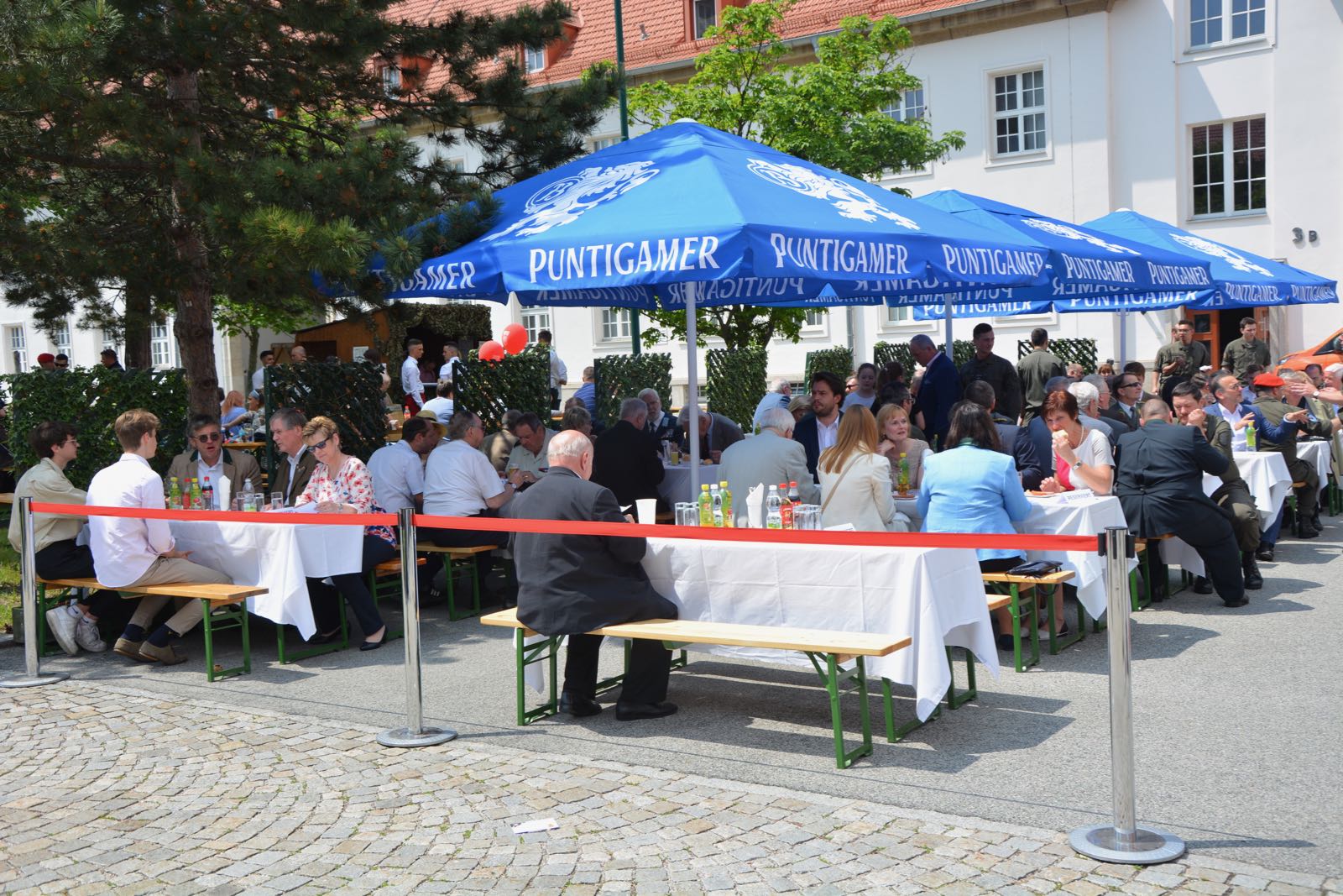2019_05_25_Garde_Traditionstag_Block2_Innenhof1200-29-of-64