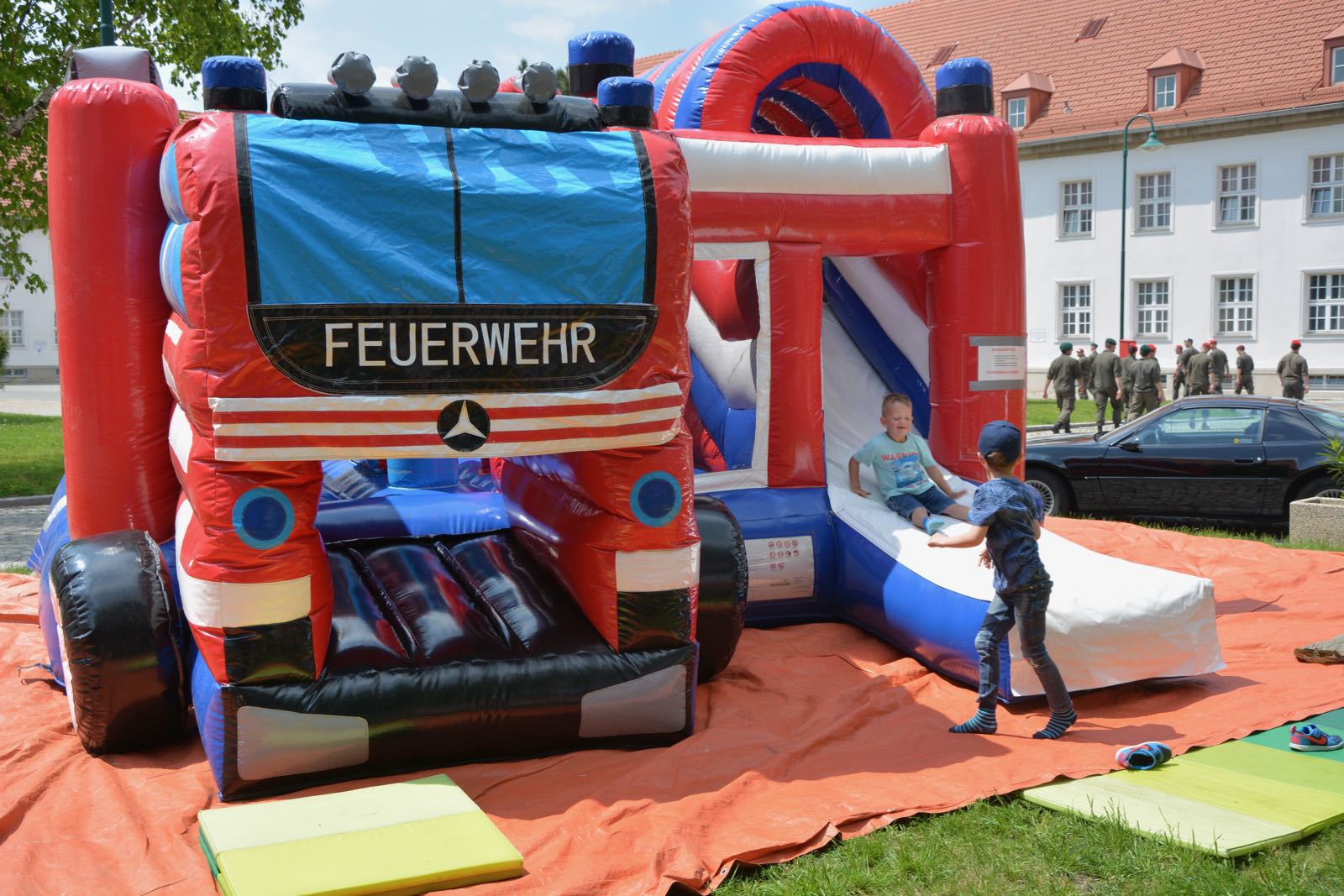 2019_05_25_Garde_Traditionstag_Block2_Innenhof1200-3-of-64