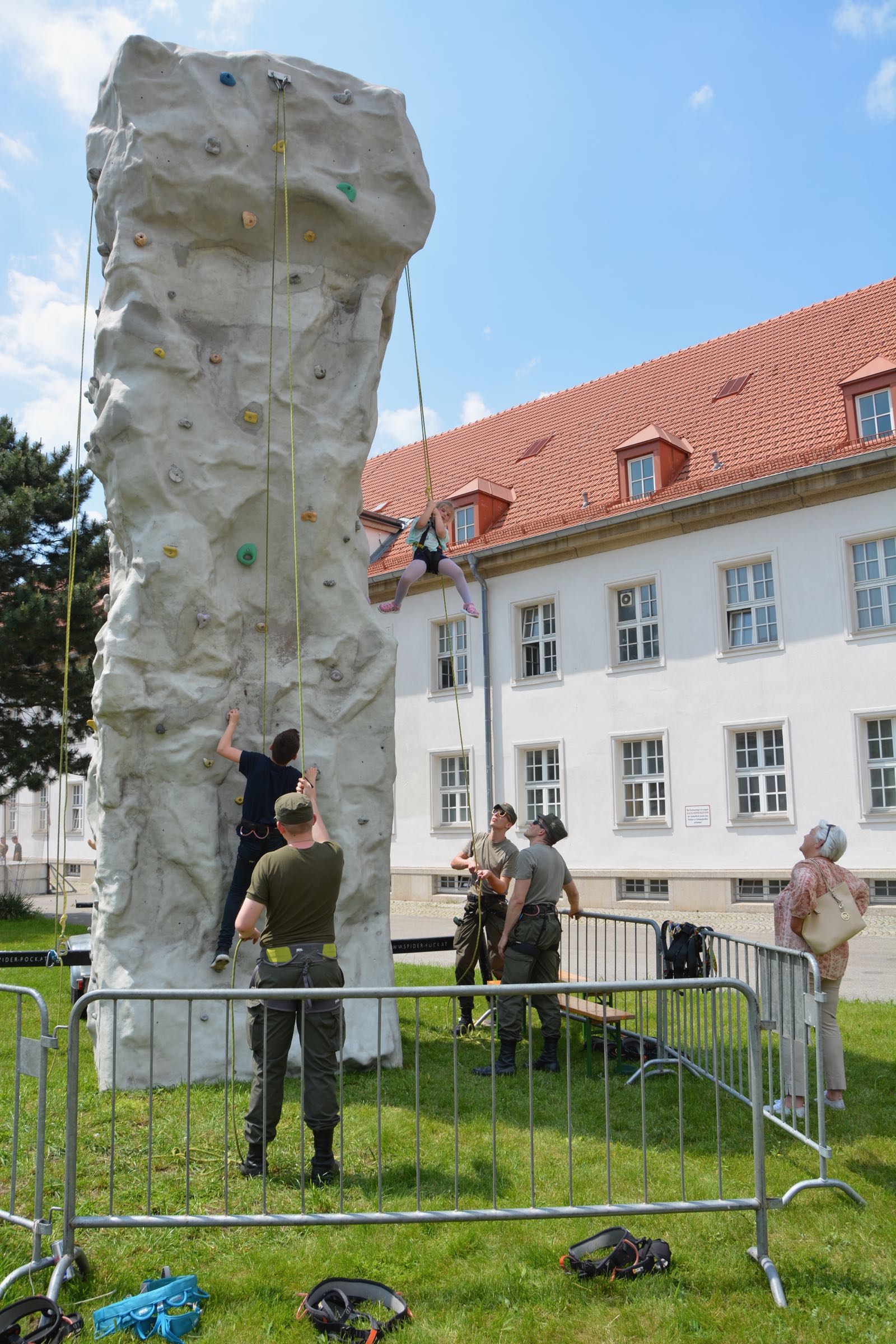 2019_05_25_Garde_Traditionstag_Block2_Innenhof1200-37-of-64