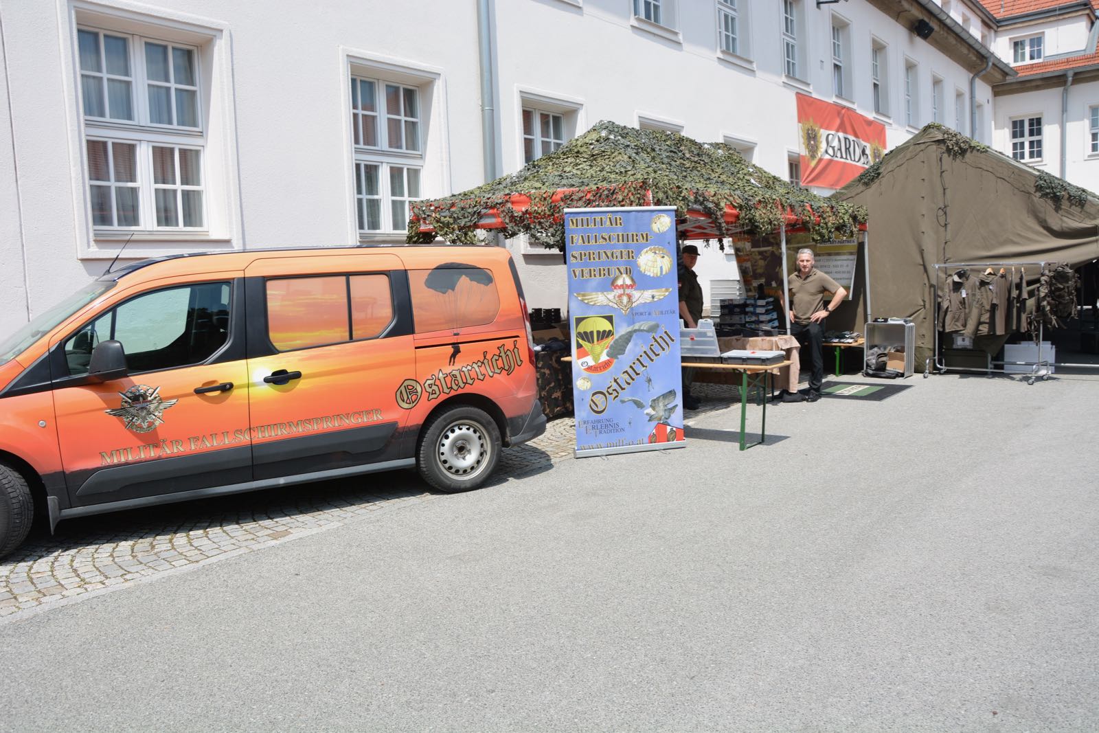 2019_05_25_Garde_Traditionstag_Block2_Innenhof1200-38-of-64