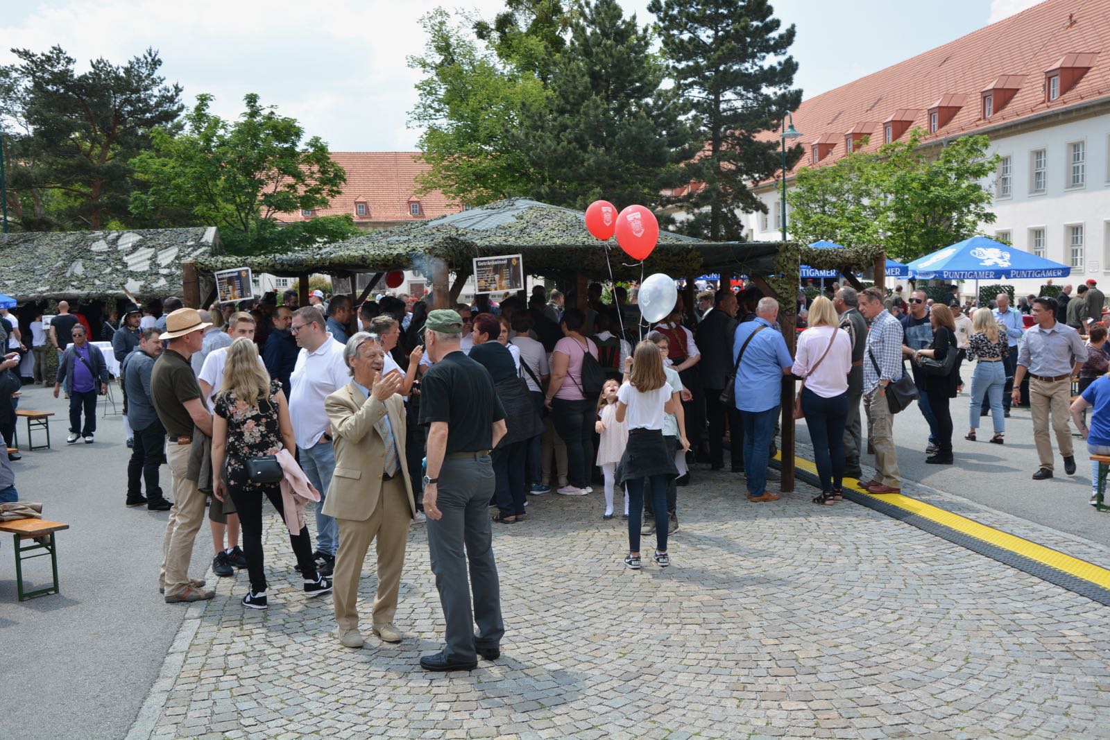 2019_05_25_Garde_Traditionstag_Block2_Innenhof1200-40-of-64