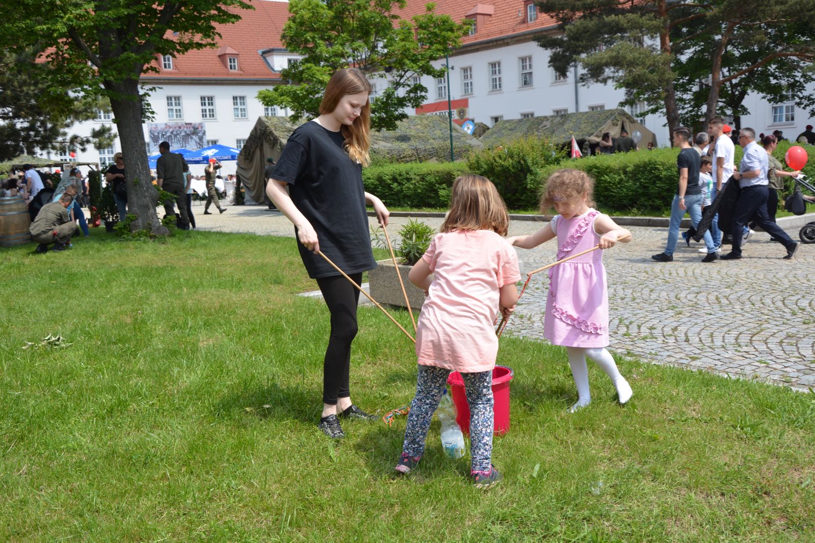 2019_05_25_Garde_Traditionstag_Block2_Innenhof1200-63-of-64