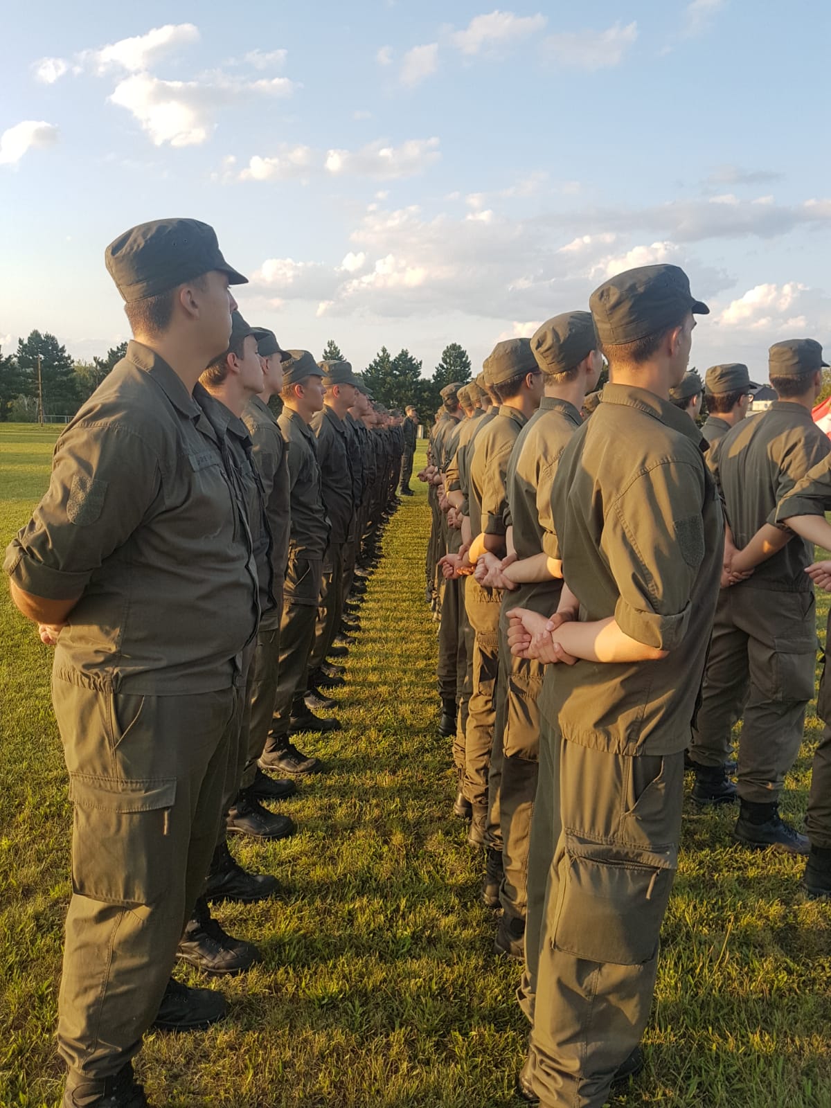2019_08_01_Garde_1.GdKp_Horn_feierliche-Waffenübergabe-StG58_13