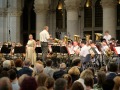 AUSTRIA / Vienna / Arkadenhof des Wiener Rathauses / Arkadenhofkonzert der Gardemusik zugunsten des Vereins Hilfstöne von Kammersänger Clemens Unterreiner