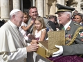 Garde_2018_09_12_EIDLER_Bibel beim Papst_305788_12092018