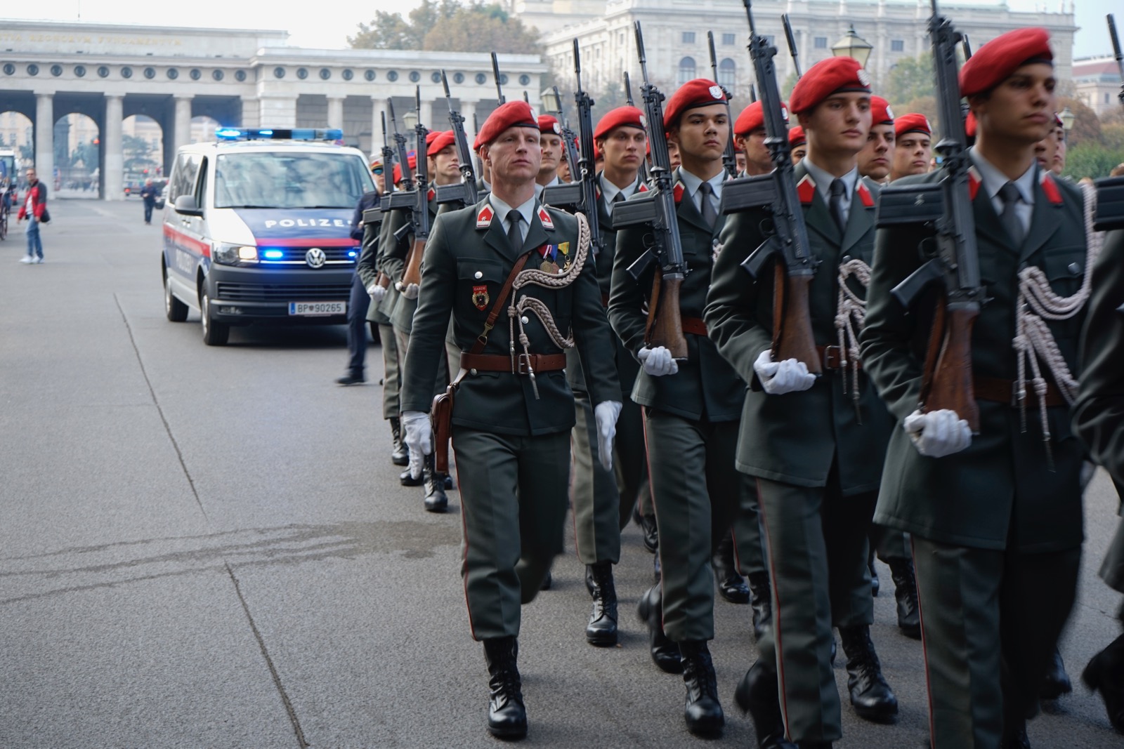 2018_10_17_4Gardekompanie_Ballhausplatz_Singapur (1) - 2 of 30