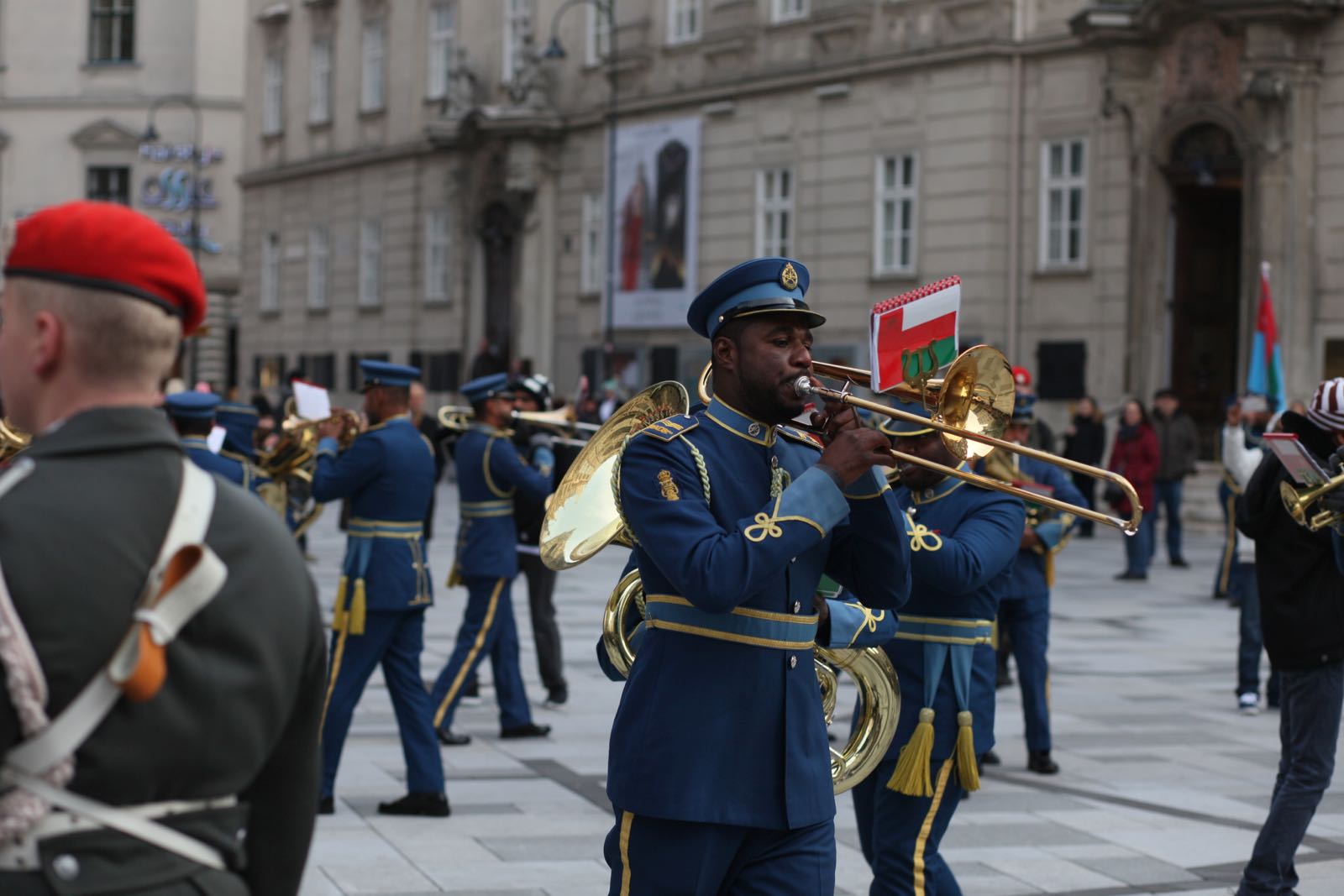 2019_01_16_Gardemusik_Oman_Flashmob_BallderOffiziere - 11 of 36