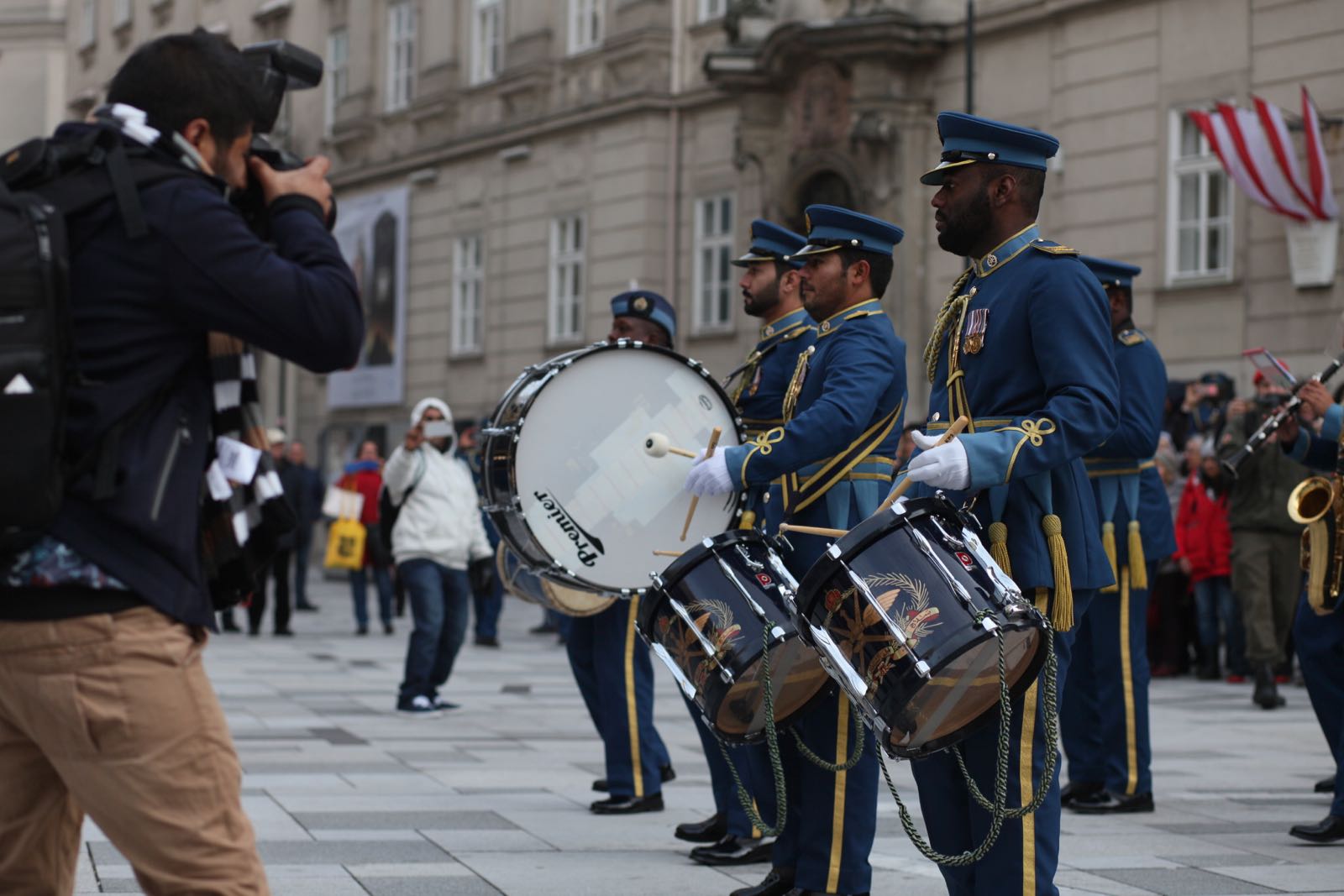 2019_01_16_Gardemusik_Oman_Flashmob_BallderOffiziere - 12 of 36