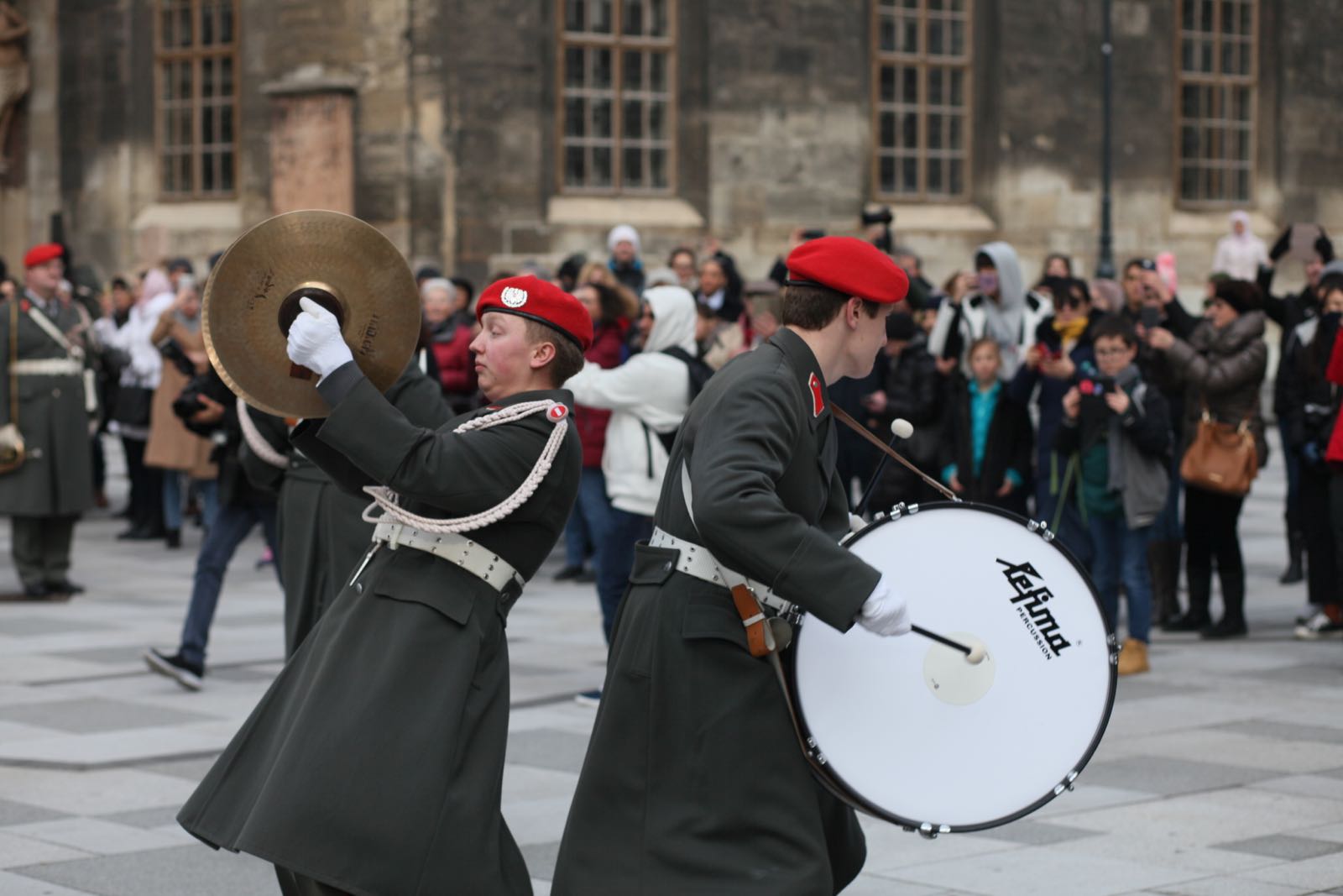 2019_01_16_Gardemusik_Oman_Flashmob_BallderOffiziere - 15 of 36
