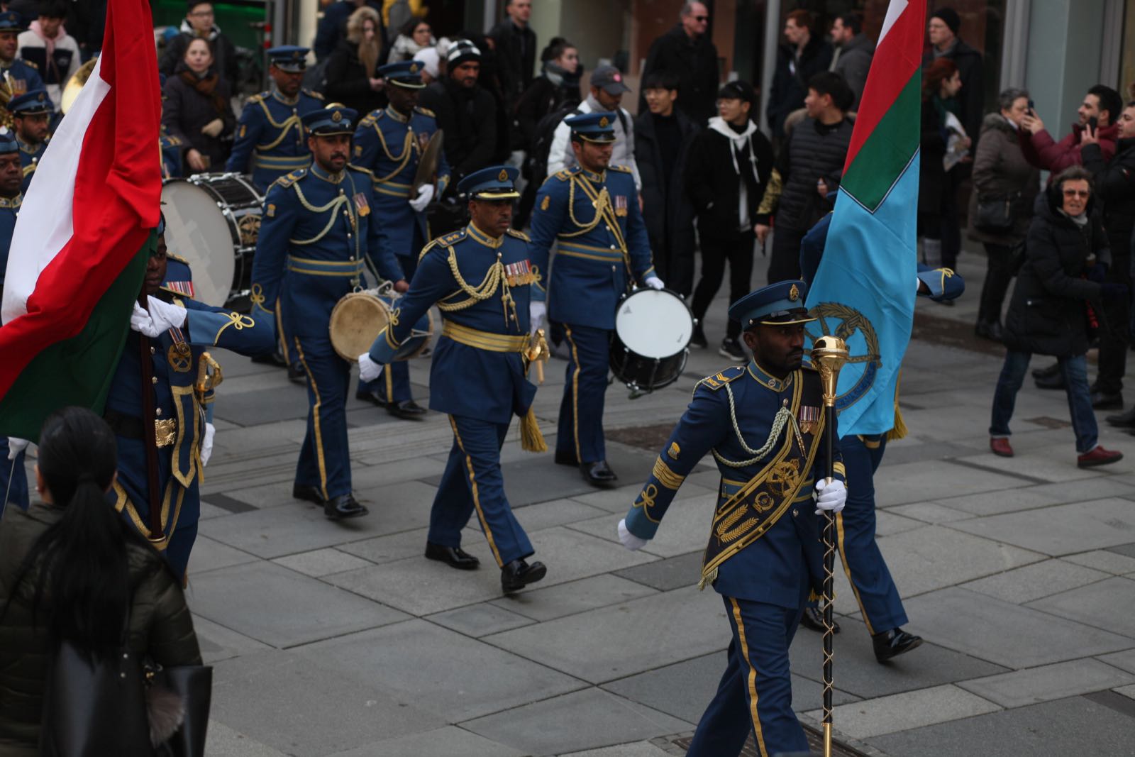 2019_01_16_Gardemusik_Oman_Flashmob_BallderOffiziere - 27 of 36