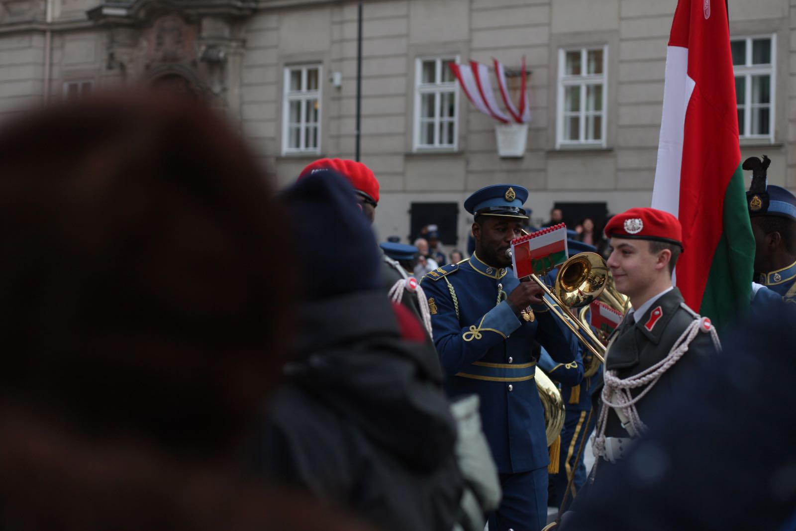 2019_01_16_Gardemusik_Oman_Flashmob_BallderOffiziere - 9 of 36